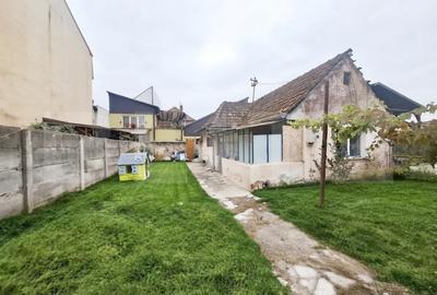 Casă demolabilă/renovabilă pe teren de 424 mp | Brașov - COMISION 0% - 3