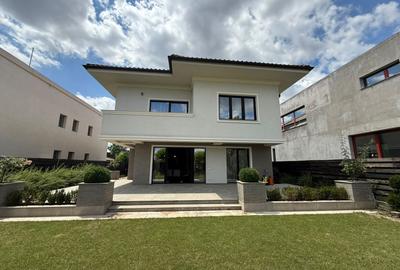 Casă cu 6 camere în Corbeanca