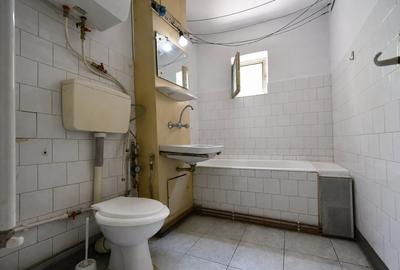 1 Mai - 3 camere decomandat 71mp 2 bai 2 balcoane etaj 2/4 - 14