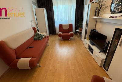Apartament cu 3 camere decomandat în Piața Nouă