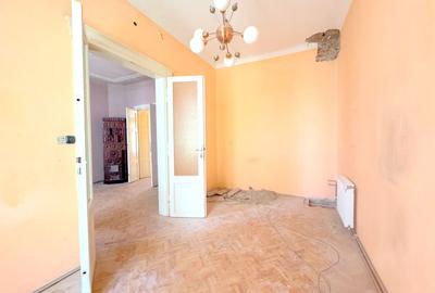 Apartament 3 camere în clădire istorica — Piata Libertatii-comision 0 - 7