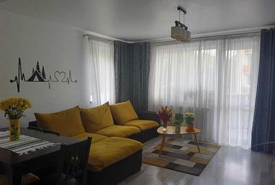 Apartament cu 3 camere decomandat, mobilat în Tractorul