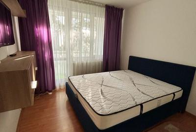 Apartament cu 3 camere semidecomandat, mobilat în Titan