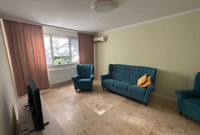 Apartament cu 3 camere decomandat, mobilat în Titan