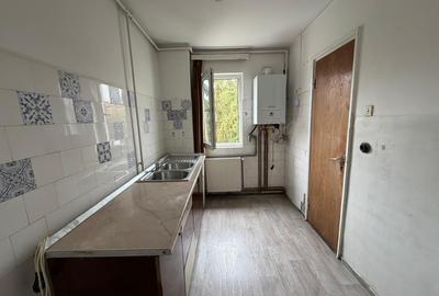 Vindem - Apartament 2 camere - et.3 - str. Rahovei - 6
