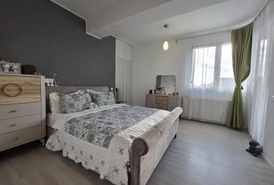 Apartament cu 3 camere decomandat în Politehnica