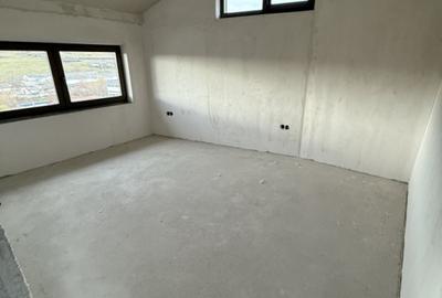 EXCLUSIVITATE !! COM 0% !! De vânzare duplex 4 cam 160 mpu D+P+E str Oasului - 18