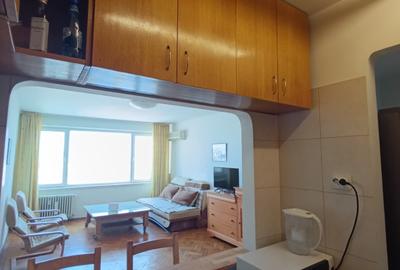 Inchiriere apartament cu 3 camere cu vedere la Sala Palatului - 16