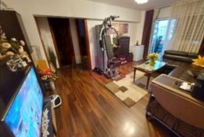 Apartament cu 3 camere semidecomandat, mobilat în 13 Septembrie
