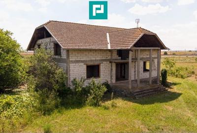 Casă impunătoare în Păuliș - 2