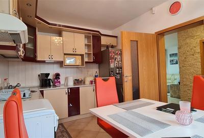 Vila P+M cu garaj inchis, in Bujac, pe colt - 13