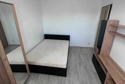 Garsonieră decomandată în Podu Roș
