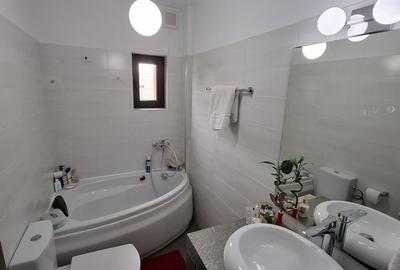 Apartament 3 camere, balcon și loc de parcare în bloc nou Km4 - 11