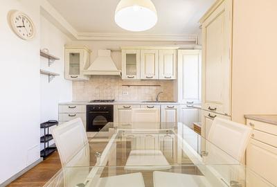 Apartament cu 3 camere decomandat, mobilat în Sisești