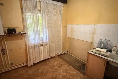 Apartament decomandat ,2 camere parter,INEL 2 - 5