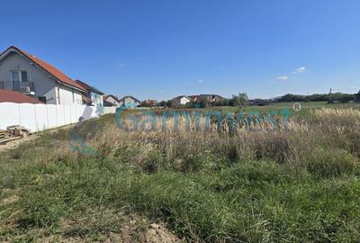 Teren Construcții intravilan de 687 mp, în Sânmartin