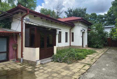 Casă individuală cu 4 camere în Dobroești
