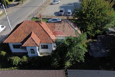 Casă de vânzare cu 6 camere in Câmpulung  - zona Sud - 2