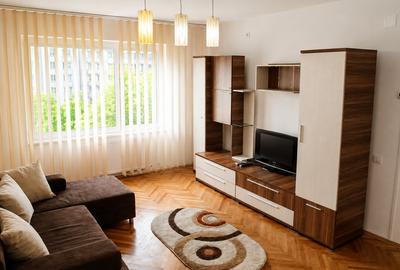 Apartament cu 2 camere, semdecomandat, langa UMF, CENTRU - 1