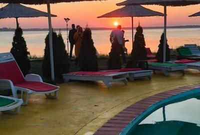 Casa langa lac!Balta Mostistea la o aruncatura de bat - 13