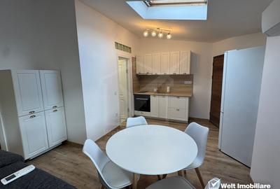Apartament cu 3 camere semidecomandat în Central