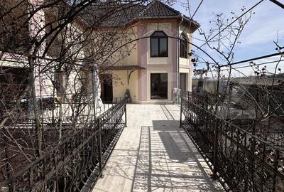 Casă individuală cu 11 camere în Exterior Nord