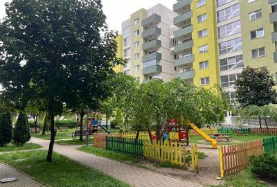 Apartament cu 2 camere decomandat, mobilat în Tractorul