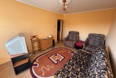 Apartament cu 3 camere decomandat în Păcurari