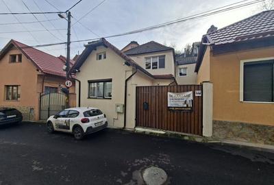 Casă individuală cu 5 camere în Schei