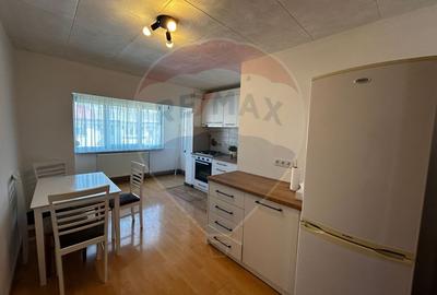 DE INCHIRIAT: Apartament cu 2 camere zona Hotel Europa - 2