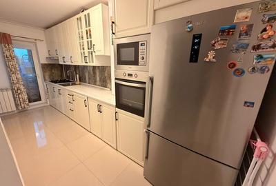 Apartament cu 2 camere decomandat, mobilat în Păcii