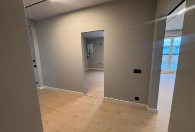 Penthouse cu 3 camere decomandat în Vest