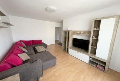 Apartament cu 4 camere decomandat în Plopilor