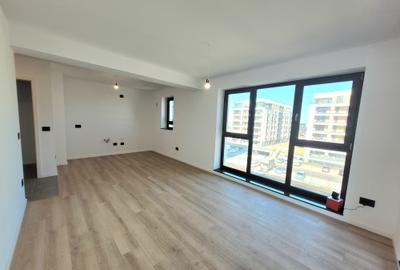Apartament cu 2 camere decomandat în Tractorul