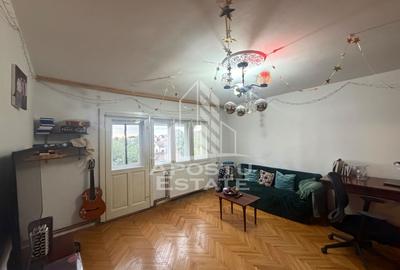 Apartament cu 2 camere decomandat, mobilat în Bucovina