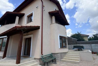 Casă individuală cu 6 camere în Bordei