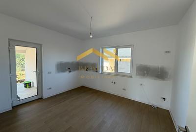 -Casa individuală -4 camere -2 băi - - 16