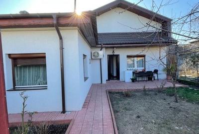 Casă individuală cu 4 camere în Rahova