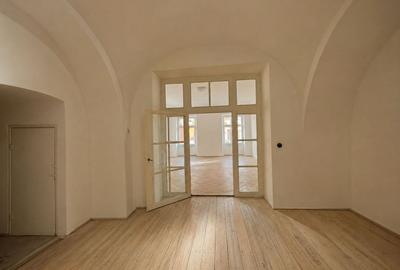 0 % Comision, 2 camere, parcare  - cladire an 1654 - Centru istoric - 12
