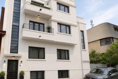 Casă individuală cu 15 camere în Dacia