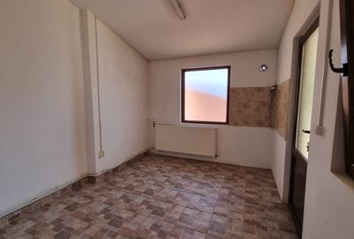 Casa in zona centrala parter si subsol cu acces auto - 4