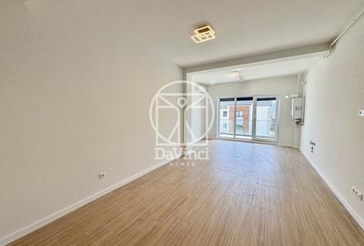 Apartament cu 3 camere semidecomandat în Exterior Vest
