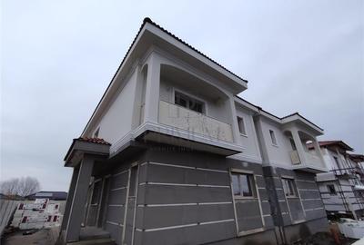 Duplex superb - Separat prin spatiu de depozitare - bucatarie inchisa - 2