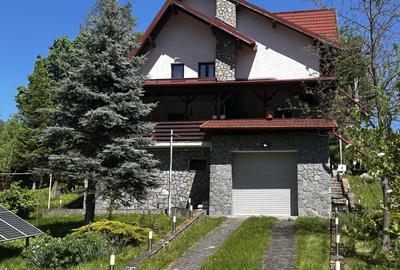 Casă individuală cu 5 camere în Cheia