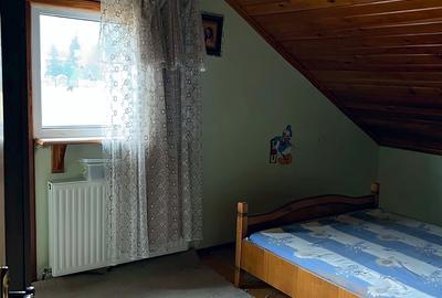 Casă în duplex, 8 dormitoare, 5 băi, living, mobilată, 400 mp teren - Bușteni - 13