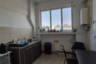 De vanzare hala productie/ depozitare + birouri - 1700 mp - 4