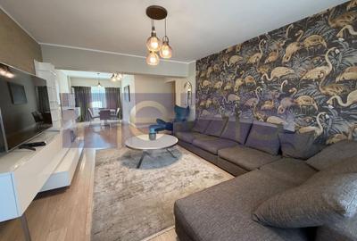 Apartament cu 4 camere decomandat, mobilat în P-ța Victoriei