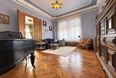 Apartament în Piața Libertății | Clădire istorică, balcon cu vedere spre piață - 15