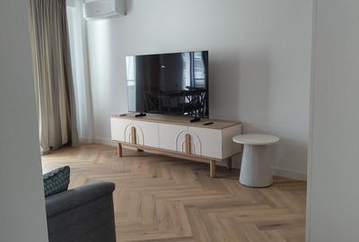 Apartament cu 2 camere decomandat, mobilat în Pipera