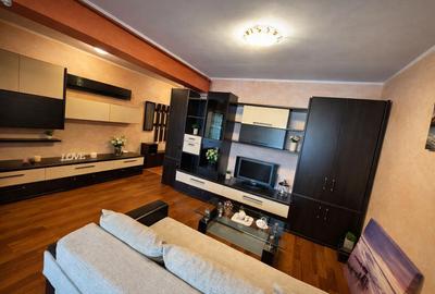 Apartament cu 2 camere semidecomandat, mobilat în Calea Turzii